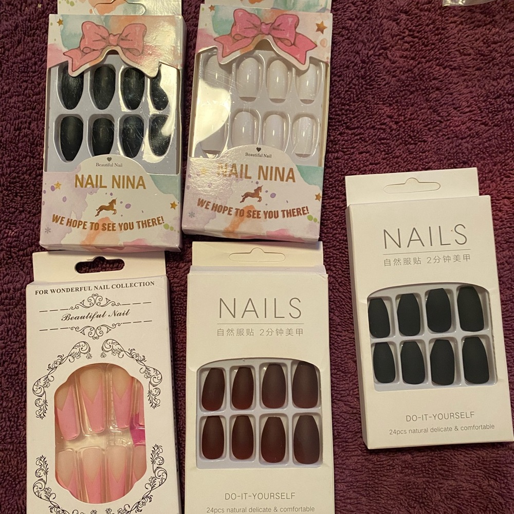 Press on nails